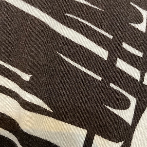 Apt9 Brown & white zigzag pattern belted sleeveless button down top. Size Medium - Picture 5 of 8